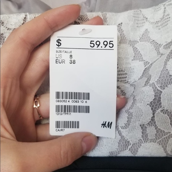2x=$40.H&M Strapless Floral Dresses With Laces - Picture 3 of 12